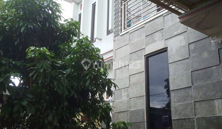 Rumah Modern Minimalis 2 Lantai Bagus Terawat di Pakis Malang  2