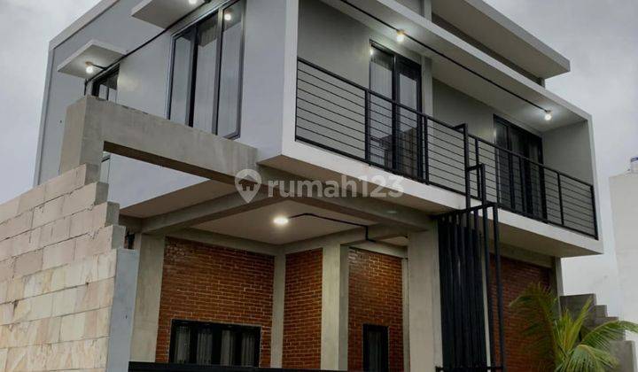 Rumah Villa 2 Lantai Plus Kolam Renang Strategis di Kota Batu  1