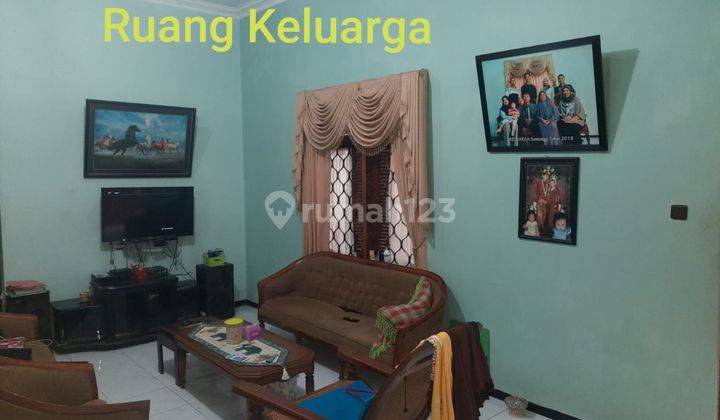 Rumah Besar Hook di Jl Semanggi Kota Malang 2