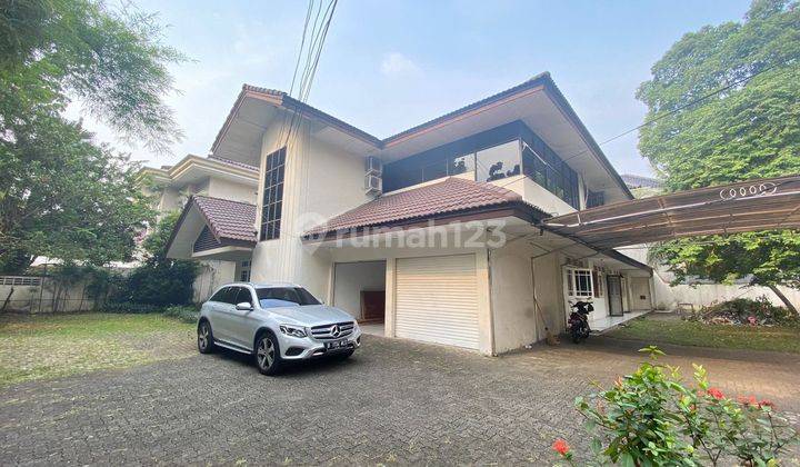 Rumah Bagus di Jl. Patiunus, Kebayoran Baru, Jakarta Selatan 1