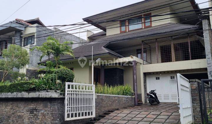 Rumah Bagus di Jl. Cipaku Indah Iv, Setiabudi, Bandung 1