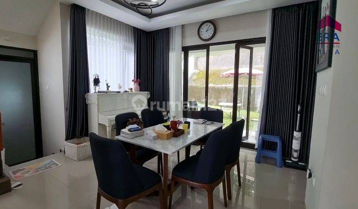 Rumah 2 Lantai Bagus Semi Furnished di Dago Pakar, Bandung 2