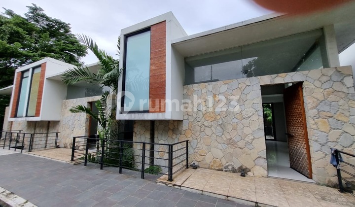 Townhouse Kemang, Murah Dibawah NJOP !! Kemang Utara, Jakarta Selatan