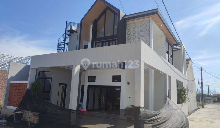 Rumah exclusive Model Eropa Lokasi Dekat Bandung Kota
