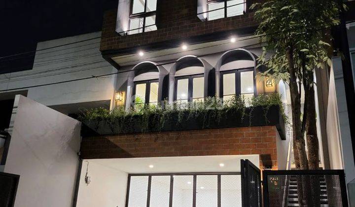 Rumah 2 Lantai Baru SHM di Pondok Indah, Jakarta Selatan. Rm,ard 2