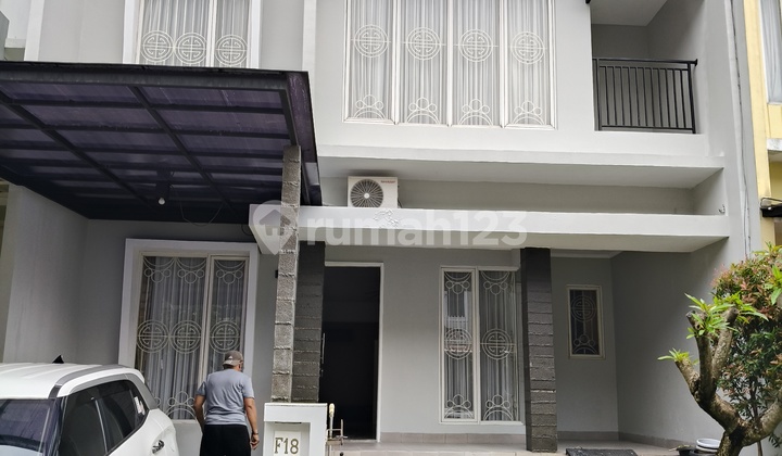 Runah Sewa di Kawasan Distrik Emerald Runah Sewa di Kawasan Distrik Emerald