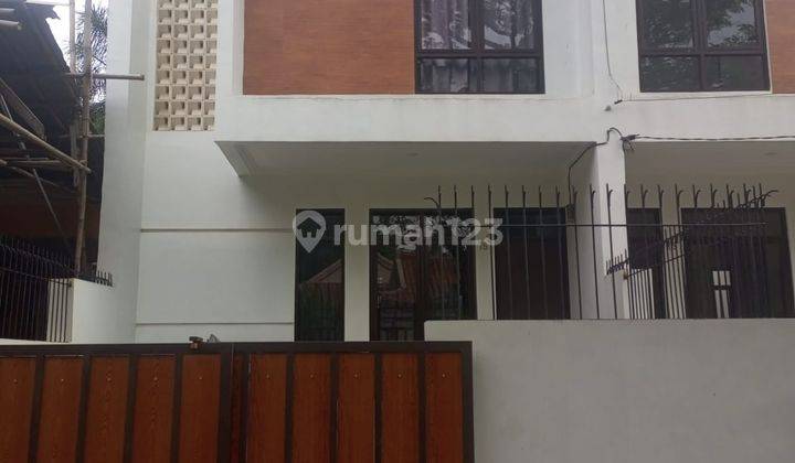 Rumah 2 Lantai Bagus Semi Furnished SHM Pondok Aren  1