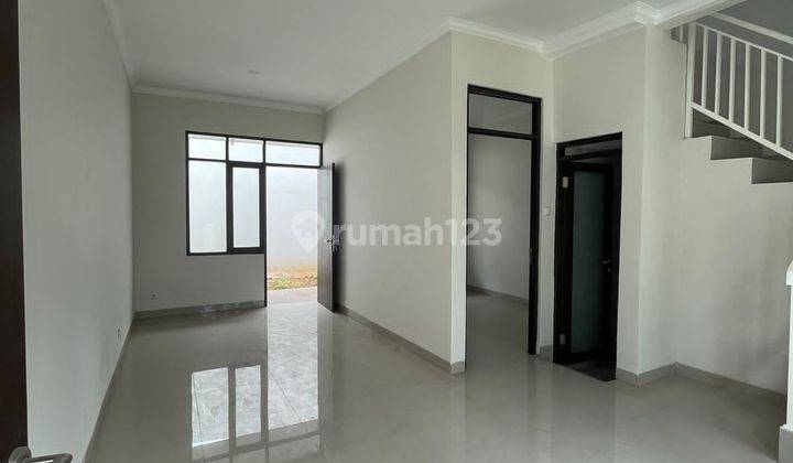 Rumah 2 Lantai Bagus Semi Furnished SHM Pondok Aren  2