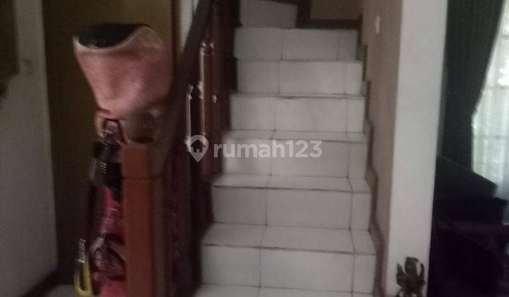 Rumah 2 Lantai Bagus Semi Furnished SHM Bintaro Sektor 3 2