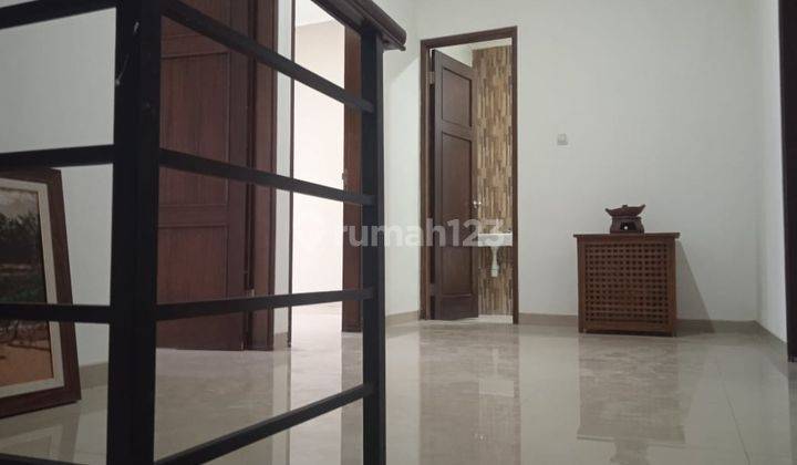 Rumah 2 Lantai Furnished SHM di Cirendeu, Jakarta Selatan Ftr 2