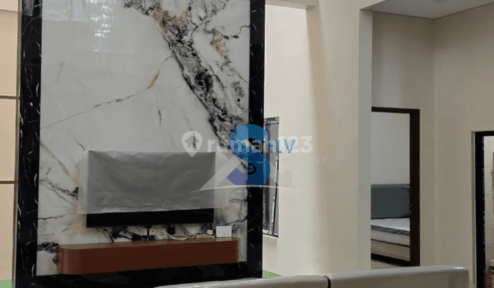 Rumah 3 Lantai Furnished SHM di BSD Anggrek Loka, Tangerang 2