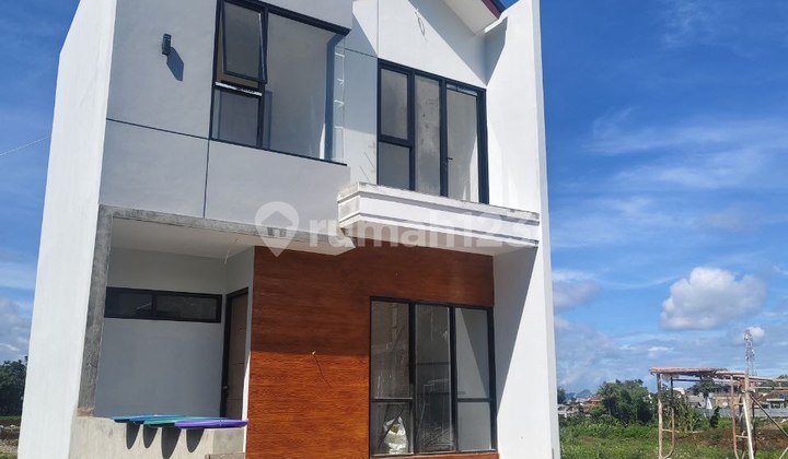 Rumah Modern 2 Lantai Strategis Dekat Pusat Kota Cimahi Rumah Modern 2 Lantai Strategis Dekat Pusat Kota Cimahi