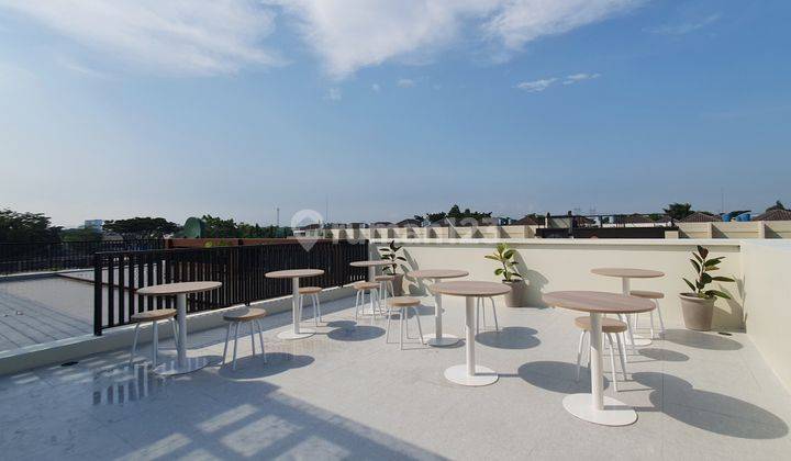 RUKO HADAP JALAN ADA ROOF TOP DOWNTOWN DRIVE VOLTA GADING SERPONG