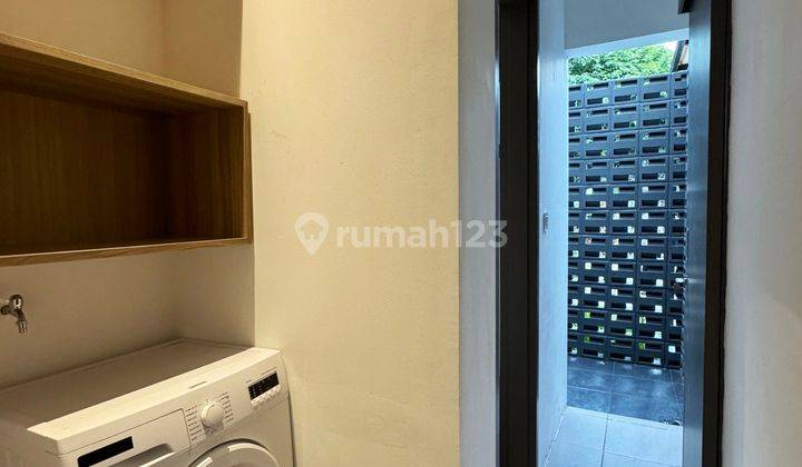 Rumah di Bsd 3 Lantai Luas Dekat Aeon Mall Tol Serbaraja 12