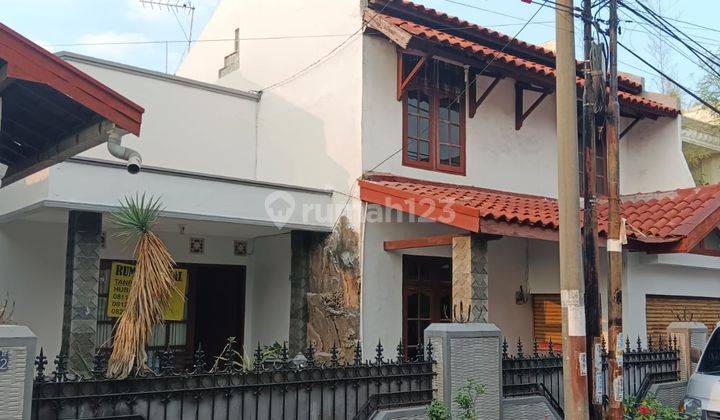 Dijual Cepat Rumah 2 Lantai Siap Huni Lokasi Di Bratang Gede Kt 1