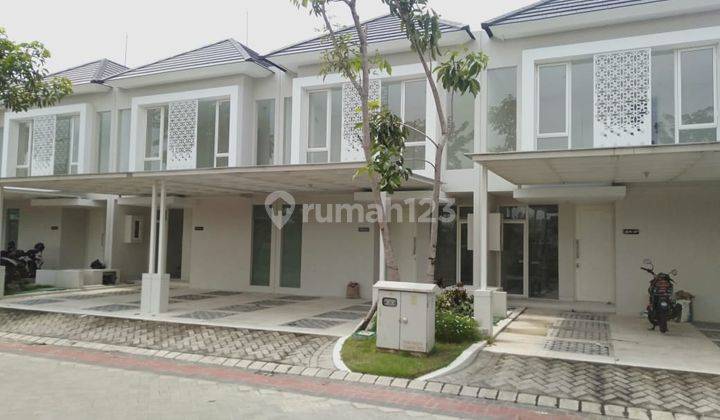 Disewakan Rumah Full Furnish Lokasi Di Grand Pakuwon Kt 1