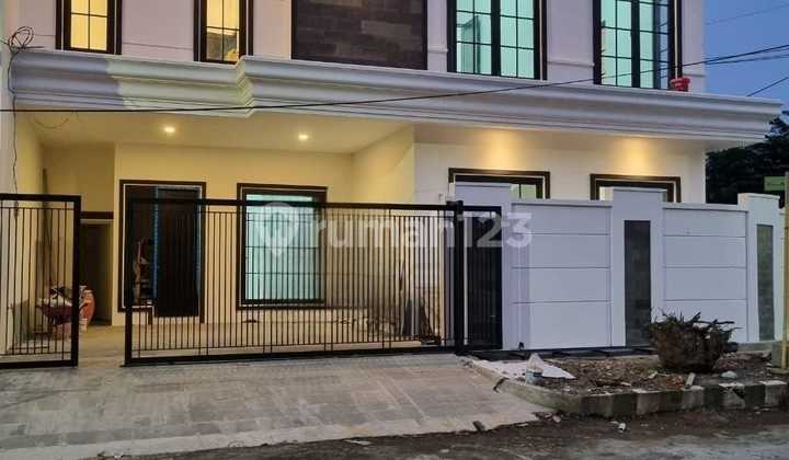 FOR SALE New American Style House in Jemursari, Brand New, Fully Furnished, Land Certificate Available 1