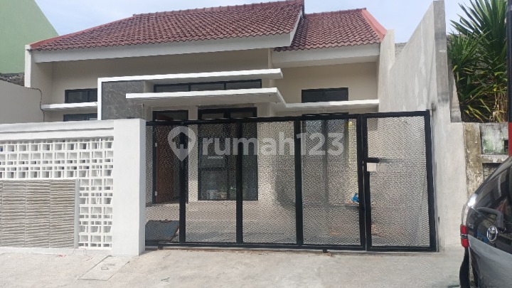 For Quick Sale: Affordable House Located in South Darmo Indah, Surabaya 1