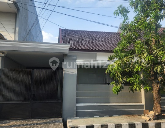 HOUSE FOR RENT IN NORTH KUTISARI INDAH KT