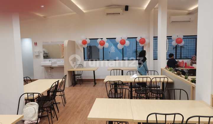Dijual Tempat Usaha di Raya Darmo Permai Ly