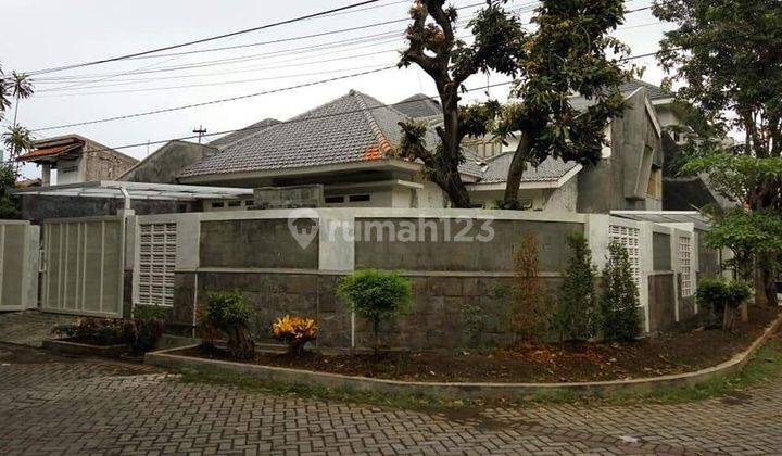 Dijual Cepat Rumah Lokasi Strategis Di Tenggilis Timur Kt 2