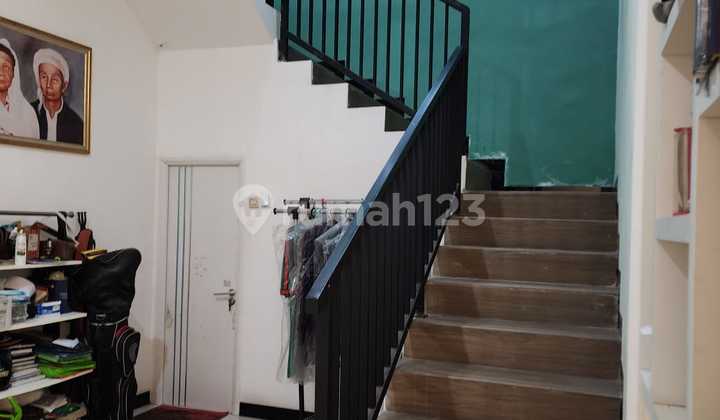 Dijual Cepat Rumah 2 Lantai Lokasi Di Royal Ketintang KT 2