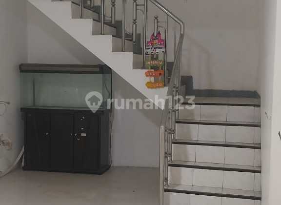 Disewakan Rumah di Raya Nginden Kt 2