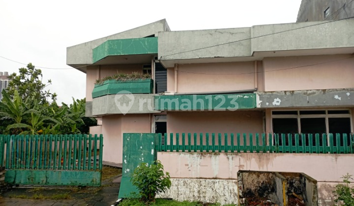 For Quick Sale: 2-Storey House Building Located in Gayungsari KT For Quick Sale: 2-Storey House Building Located in Gayungsari KT