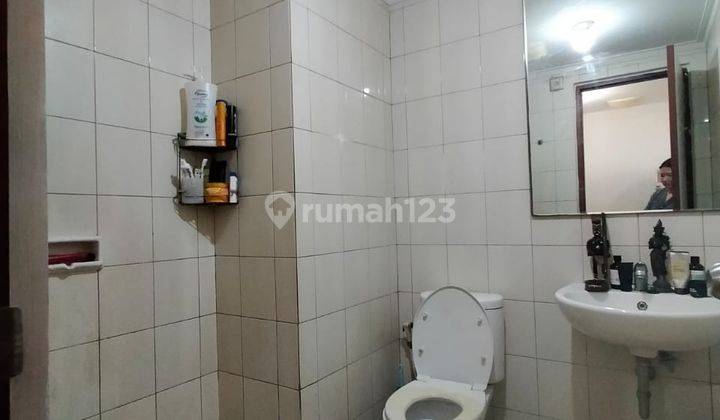 Semi Furnish Studio Apartemen Royal Mediterania Garden 2