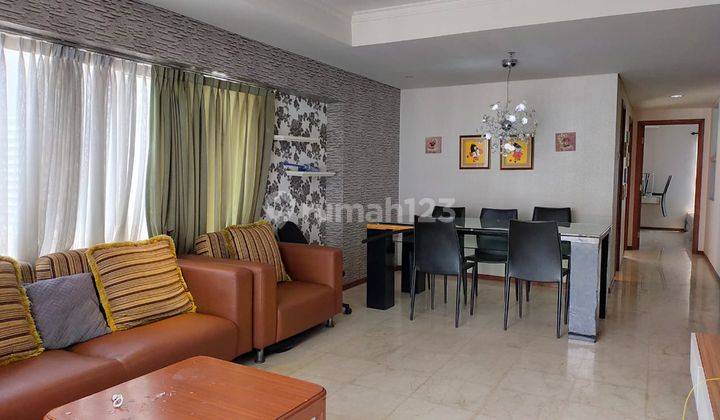 Disewakan 3BR + 1 Full Furnish Apartemen Royal Mediterania Garden 1