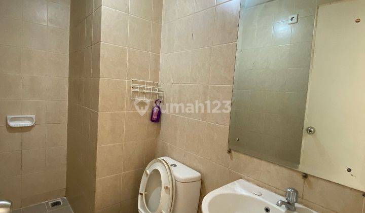 2BR Unfurnish Apartemen Mediterania Garden 2 2