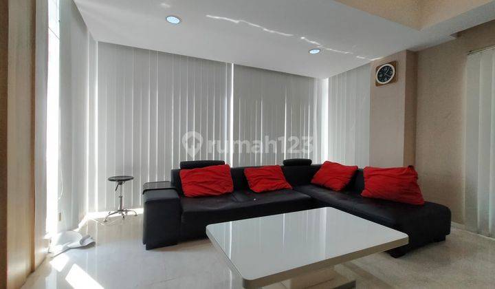 Disewakan 3BR Furnish Bagus Apartemen Royal Mediterania Garden 1