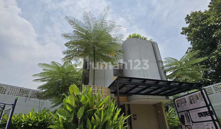 Dijual Rumah Asri dan Futuristik, Sangat Strategis di BSD 2