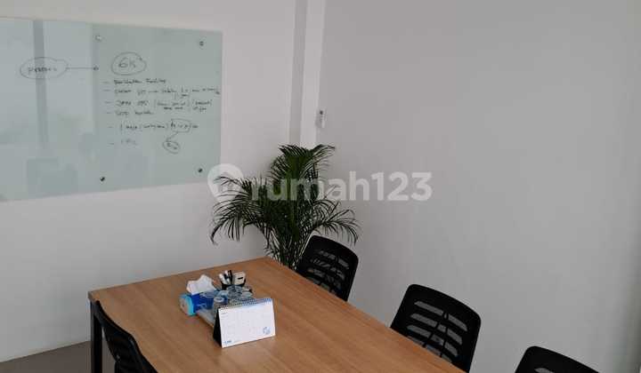 2.5-story shop house, rare location in Serpong Park 2.5-story shop house, rare location in Serpong Park