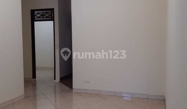 For Rent Ready-to-Occupy House in Nusa Loka BSD For Rent Ready-to-Occupy House in Nusa Loka BSD