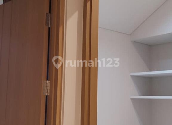 For quick sale: 3-story house in Greenwich Park BSD (RV). 2