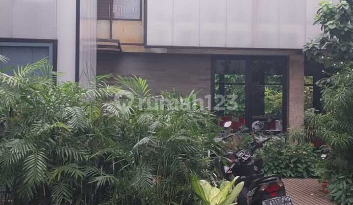Dijual 2 Gedung Gandeng Jl Olahraga Jakarta Barat