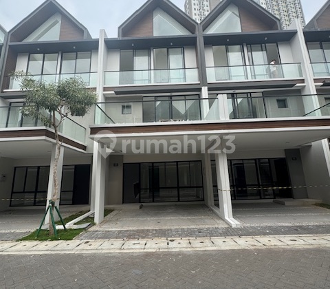 Disewakan Rumah Siap Huni Osaka Residence PIK 2, uk 6x10, 3 lantai Disewakan Rumah Siap Huni Osaka Residence PIK 2, uk 6x10, 3 lantai