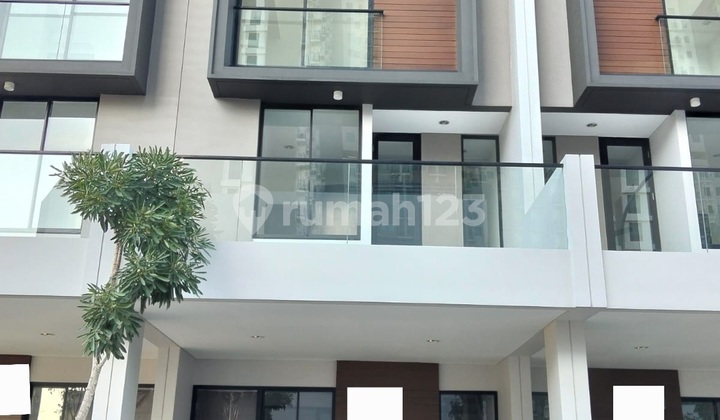 Disewakan Rumah Siap Huni Osaka Residence PIK 2, uk 5x10, 3 lantai Disewakan Rumah Siap Huni Osaka Residence PIK 2, uk 5x10, 3 lantai