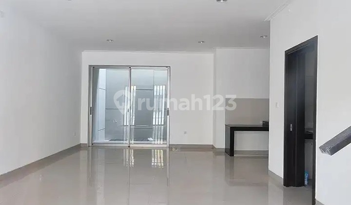 Disewakan Rumah Pik 2, Uk 6X15, 2 Lantai, Siap Huni