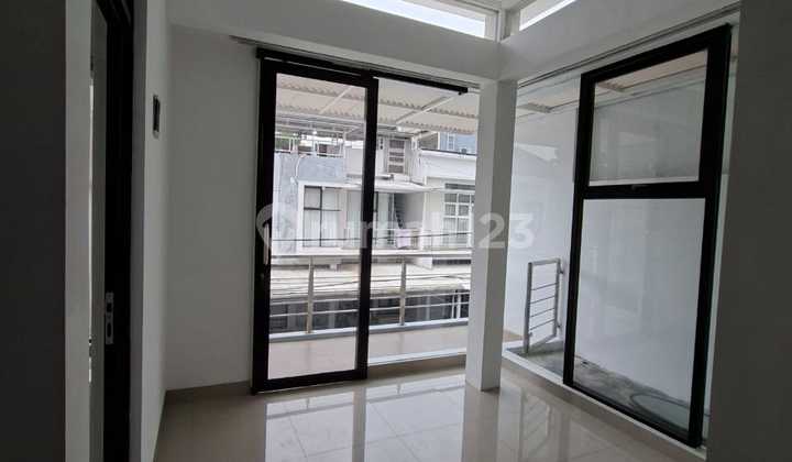 Quick Sale Ready-to-Occupy Minimalist House in Setra Regency Town House, West Bandung Regency. Quick Sale Ready-to-Occupy Minimalist House in Setra Regency Town House, West Bandung Regency.