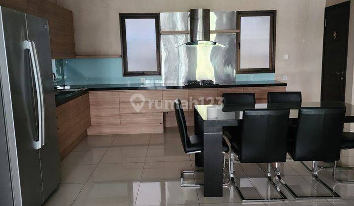 dapur rumah di maple town house