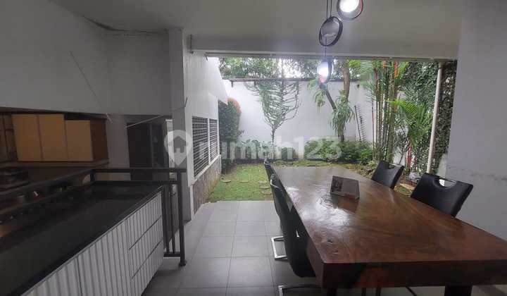 Rumah di Setraduta Cemara disewakan, full furnish American Style 1