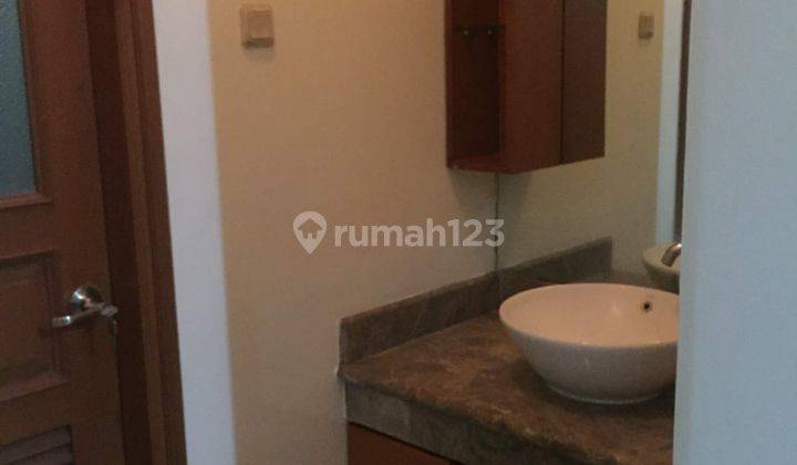 Rumah 2 lantai terawat siap huni dijual cepattt di Batununggal 2