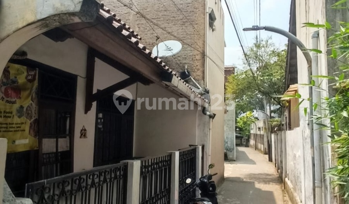 Semi-Furnished Old House, Sukajadi. Bandung City - Strategic Location 2