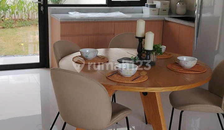 Chrysant Cluster. Puri Botanical. Jakarta Barat. Strategis. Rumah 2 Lantai Dg Rooftop