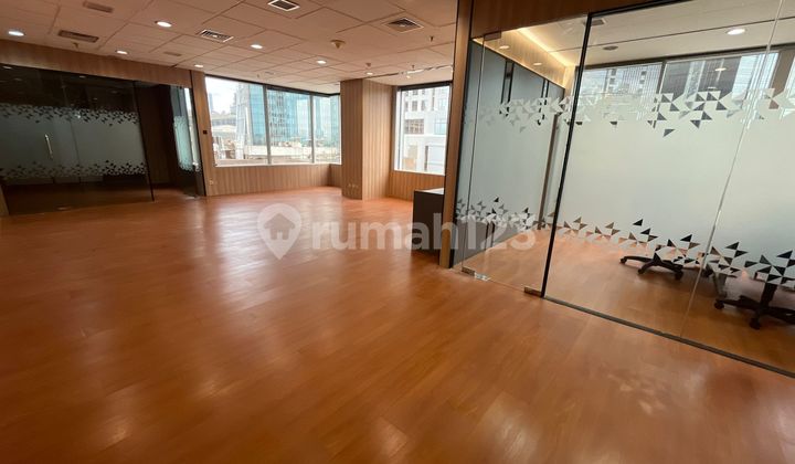 Semi-Furnished Office for Rent, Ready to Use 218 M2 on Jl Jend Sudirman