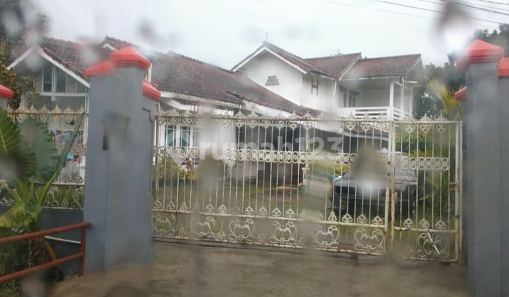 Rumah Selabintana Sukabumi, Ada 3 Kolam Ikan, Nyaman Buat Villa Penginapan 2