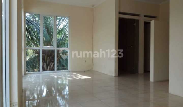 Di JUAL Rumah Komplek Greencourt Kapuk Lokasi Sangat Strategis cocok untuk perkantoran dan tempat usaha lainnya. HARGA MARKET : 6 M X X X > JUAL HANYA 3,7 M NEGO SAMPAI JADI !! 2