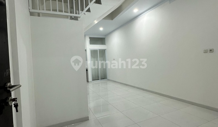 Dijua Rumah Mewah di Jalan Way Seputih Tanjung Duren Sel, Lokasi Strategis Sangat Murah Jual Hanya 2,35 M Nego Sampai Deal!!